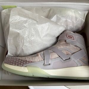 APL SUPER FUTURE - Men's 9, Women's 10.5